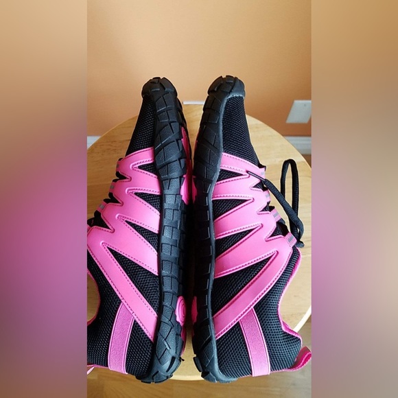 Black and Pink Mesh Athletic Shoes for Running - Picture 4 of 7
